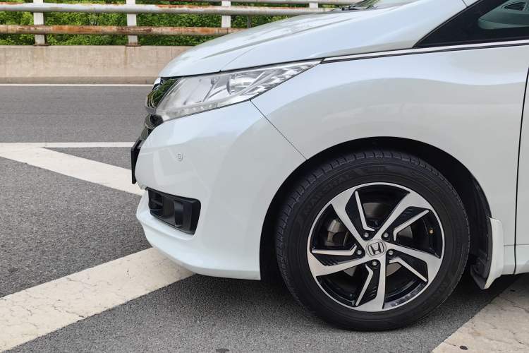 Used Honda Odyssey 2015 Revised 2.4L Luxury Edition Exterior 4