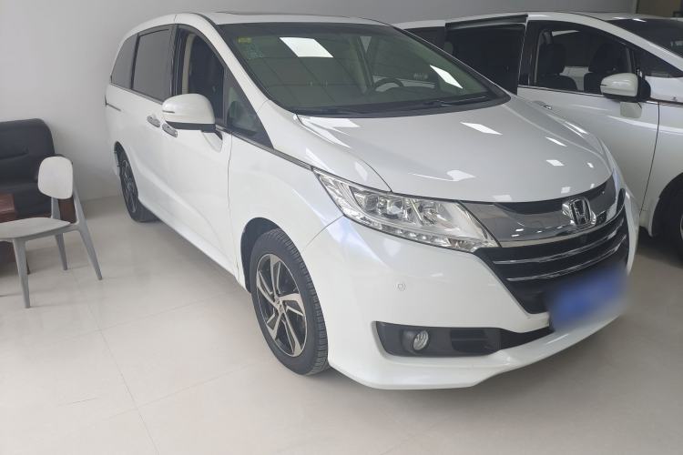 Used Honda Odyssey 2015 Revised Version 2.4L Supreme Edition Exterior 4