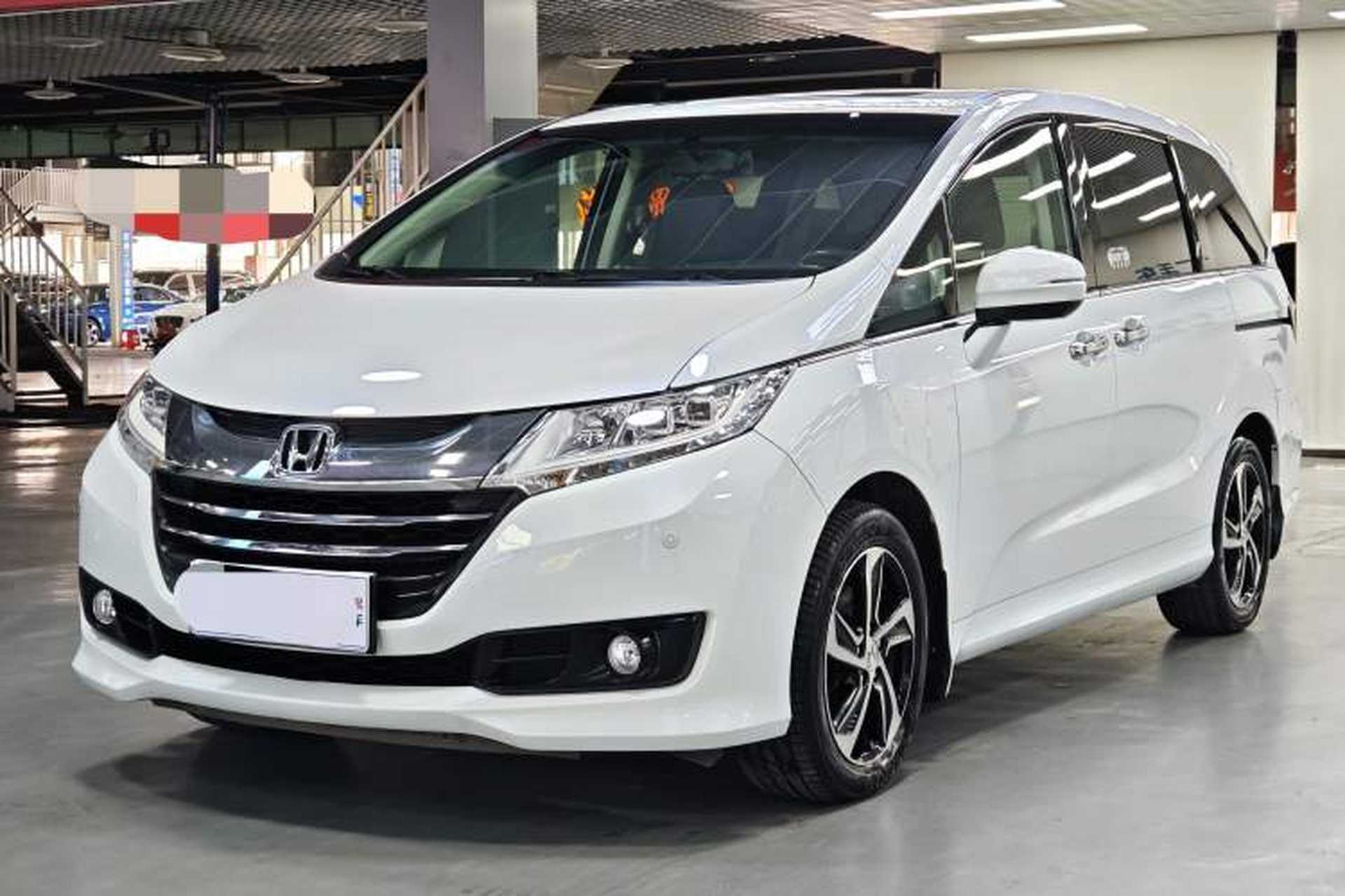 Used Honda Odyssey 2015 Updated Version 2.4L Smart Edition Exterior 4