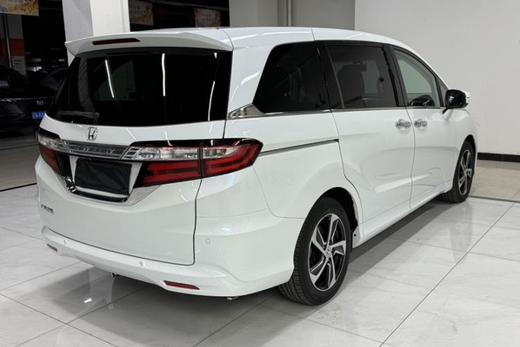Used Honda Odyssey 2015 Updated Version 2.4L Smart Edition Exterior 4