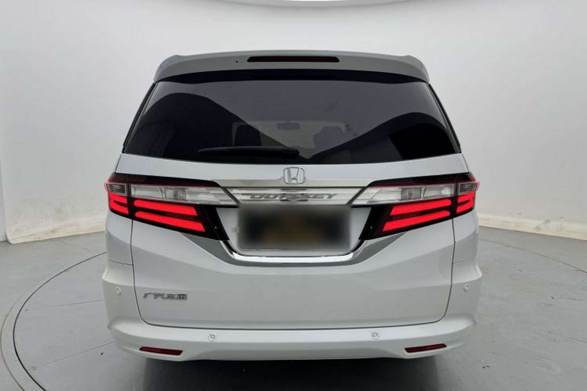Used Honda Odyssey 2015 Revised Version 2.4L Supreme Edition Exterior 5
