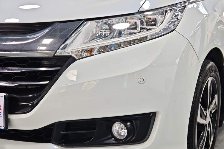 Used Honda Odyssey 2015 Updated Version 2.4L Smart Edition Exterior 5