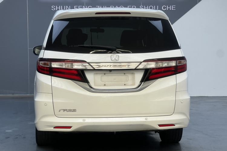 Used Honda Odyssey 2015 Updated Version 2.4L Smart Edition Exterior 5