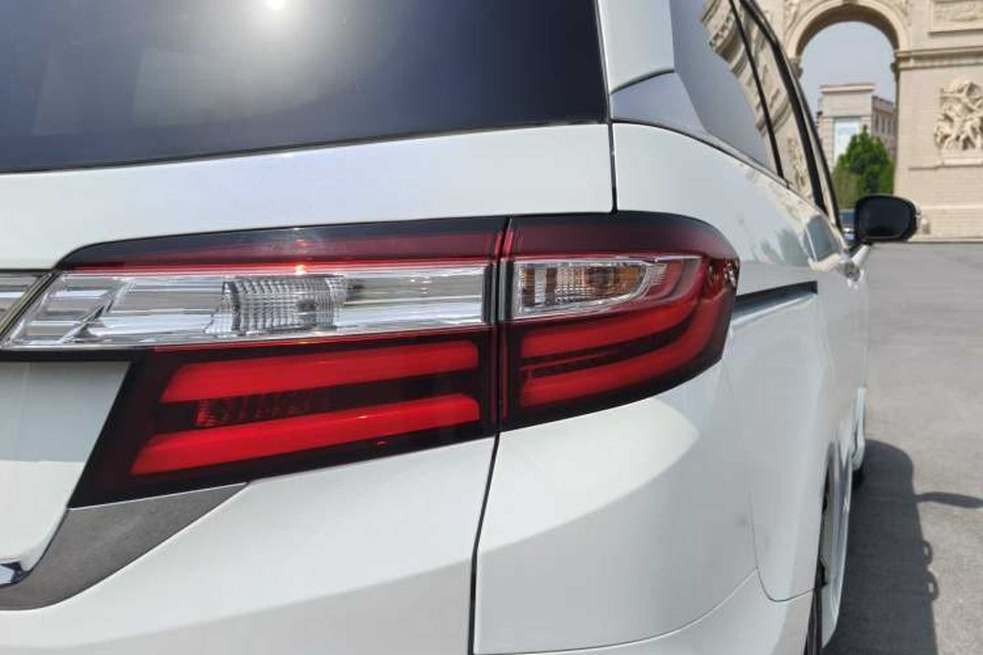 Used Honda Odyssey 2015 Updated Version 2.4L Smart Edition Exterior 6