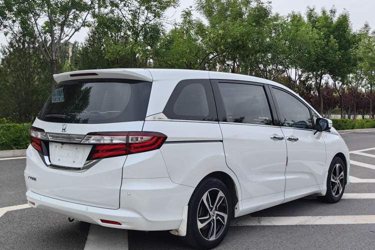 Used Honda Odyssey 2015 Revised 2.4L Luxury Edition Exterior 6