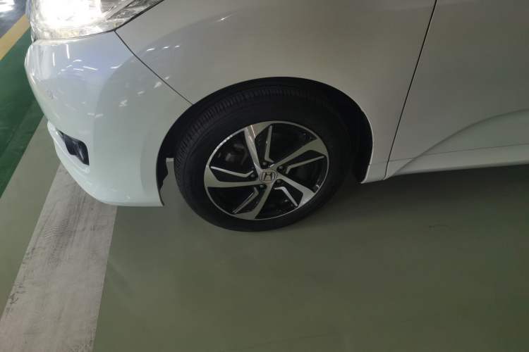 Used Honda Odyssey 2015 Updated Version 2.4L Smart Edition Exterior 7