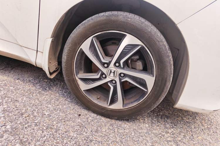 Used Honda Odyssey 2015 Updated Version 2.4L Smart Edition Exterior 7