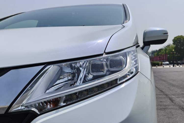Used Honda Odyssey 2015 Updated Version 2.4L Smart Edition Exterior 8