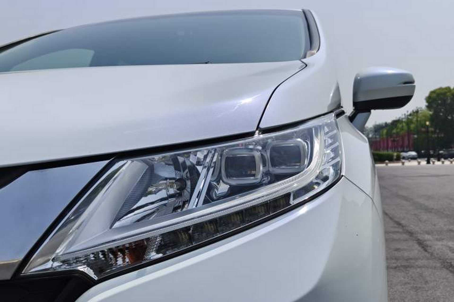Used Honda Odyssey 2015 Updated Version 2.4L Smart Edition Exterior 8