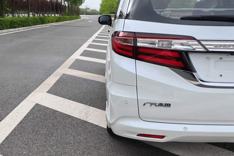 Used Honda Odyssey 2015 Revised 2.4L Luxury Edition Exterior 9