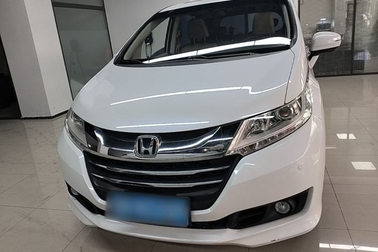 Used Honda Odyssey 2015 Revised 2.4L Luxury Edition Front