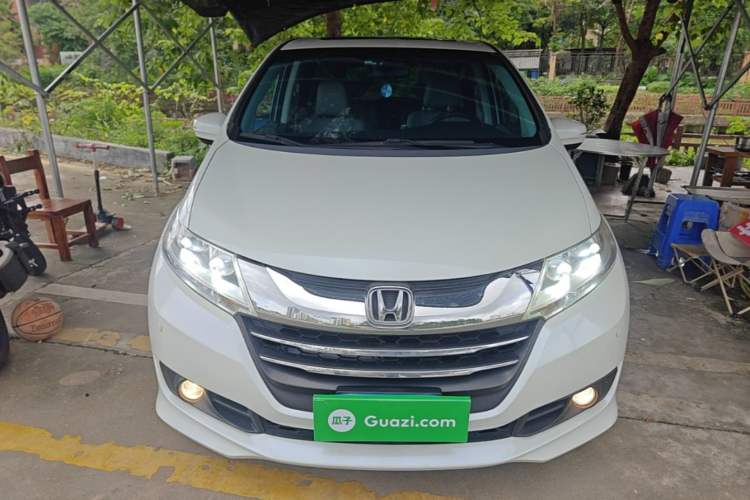 Used Honda Odyssey 2015 Revised 2.4L Luxury Edition Front