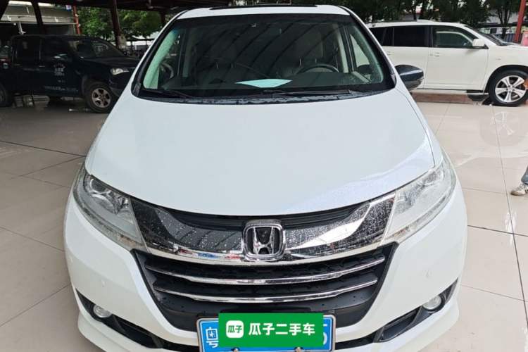 Used Honda Odyssey 2015 Revised 2.4L Luxury Edition Front