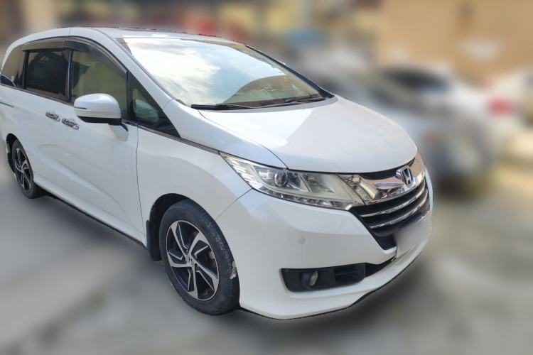 Used Honda Odyssey 2015 Revised 2.4L Luxury Edition Front Right 45 Deg