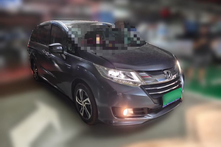 Used Honda Odyssey 2015 Revised 2.4L Luxury Edition Front Right 45 Deg