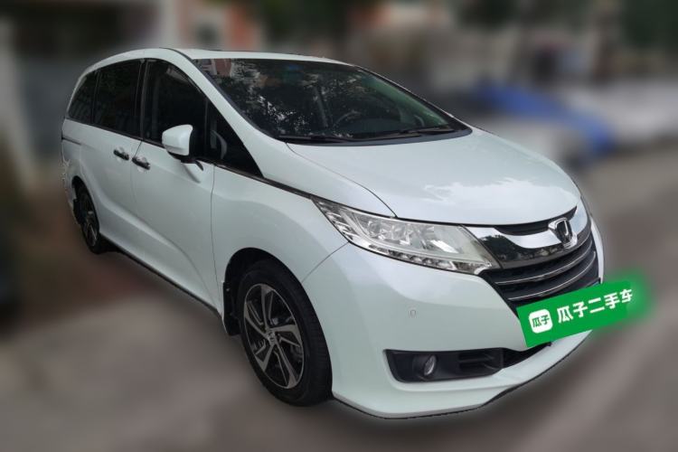 Used Honda Odyssey 2015 Updated Version 2.4L Smart Edition Front Right 45 Deg