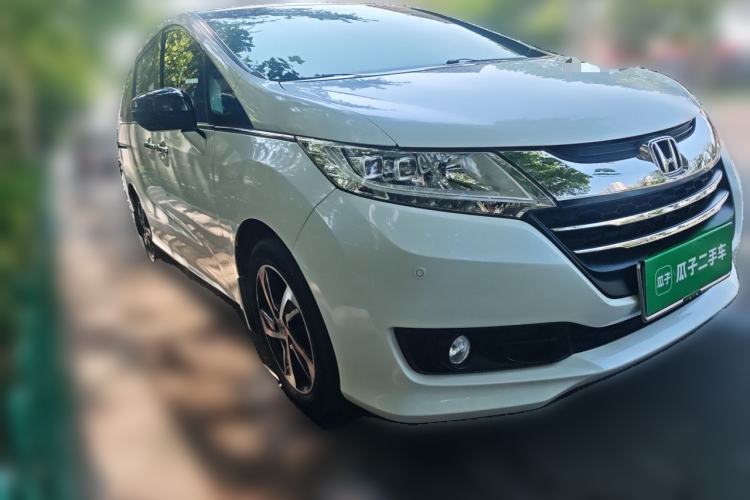 Used Honda Odyssey 2015 2.4L Prestige Edition Front Right 45 Deg
