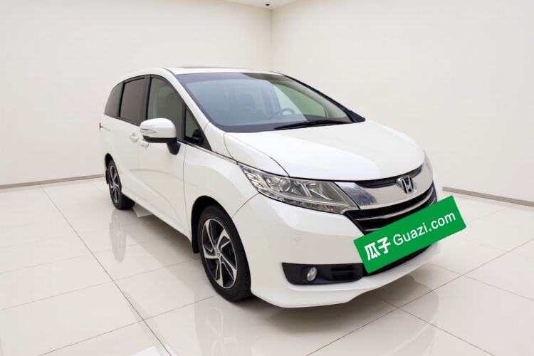 Used Honda Odyssey 2015 Revised 2.4L Luxury Edition Front Right 45 Deg