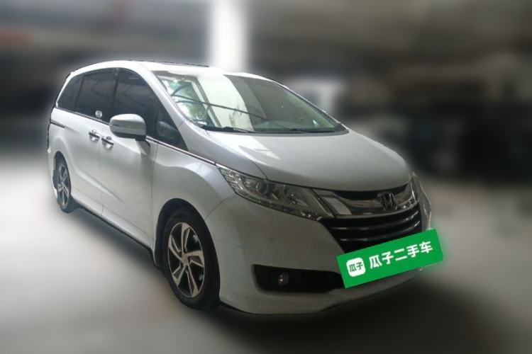 Used Honda Odyssey 2015 Revised 2.4L Luxury Edition Front Right 45 Deg
