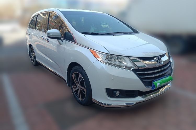 Used Honda Odyssey 2015 2.4L Smart Edition Front Right 45 Deg