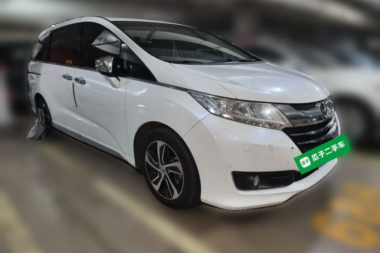 Used Honda Odyssey 2015 2.4L Luxury Edition Front Right 45 Deg