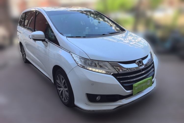 Used Honda Odyssey 2015 Revised Version 2.4L Supreme Edition Front Right 45 Deg