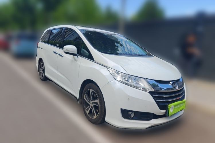 Used Honda Odyssey 2015 Updated Version 2.4L Smart Edition Front Right 45 Deg