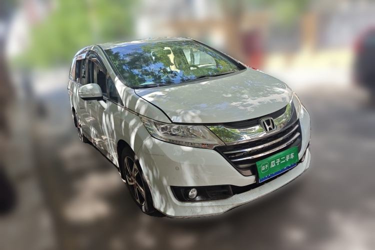 Used Honda Odyssey 2015 Updated Version 2.4L Smart Edition Front Right 45 Deg