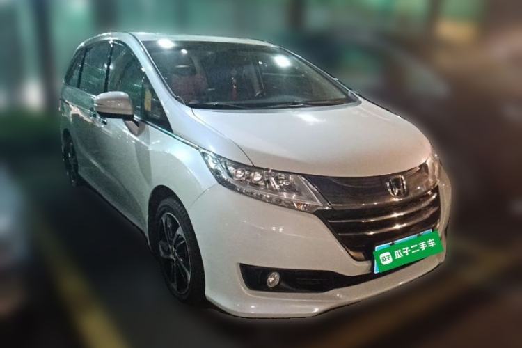 Used Honda Odyssey 2015 Updated Version 2.4L Smart Edition Front Right 45 Deg