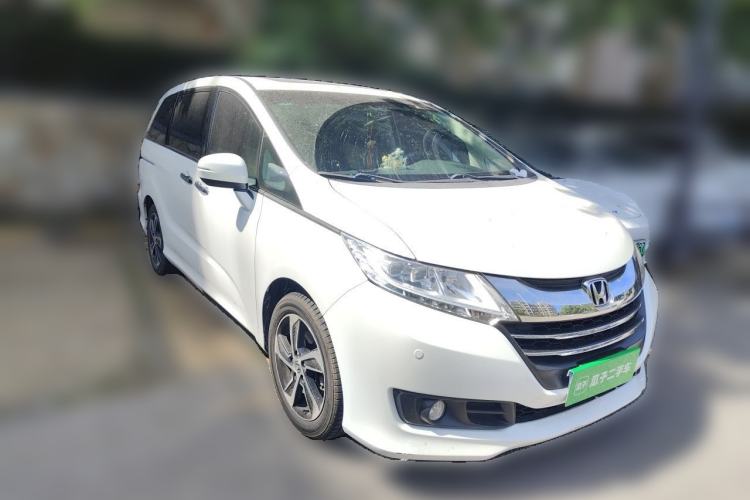 Used Honda Odyssey 2015 2.4L Smart Edition Front Right 45 Deg