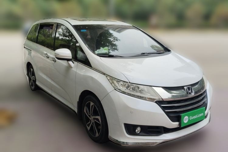 Used Honda Odyssey 2015 Revised 2.4L Luxury Edition Front Right 45 Deg