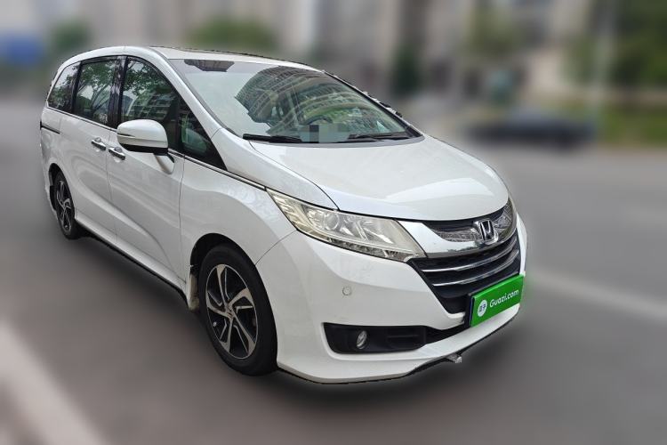 Used Honda Odyssey 2015 Revised 2.4L Luxury Edition Front Right 45 Deg
