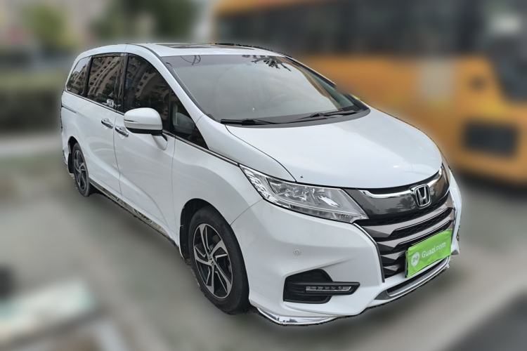 Used Honda Odyssey 2015 2.4L Smart Edition Front Right 45 Deg