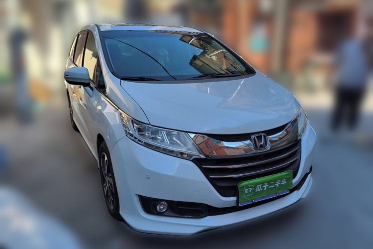 Used Honda Odyssey 2015 2.4L Supreme Edition Front Right 45 Deg