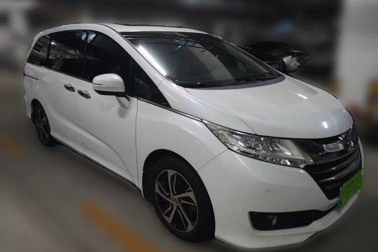 Used Honda Odyssey 2015 2.4L Smart Edition Front Right 45 Deg