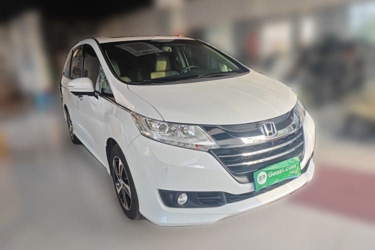 Used Honda Odyssey 2015 2.4L Luxury Edition Front Right 45 Deg