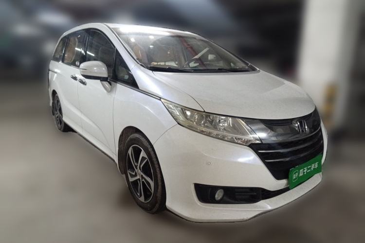 Used Honda Odyssey 2015 Revised 2.4L Luxury Edition Front Right 45 Deg