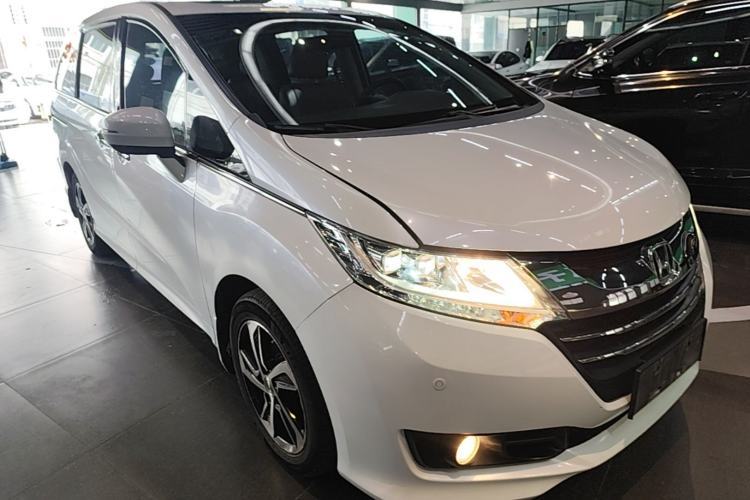 Used Honda Odyssey 2015 2.4L Smart Edition Front Right 45 Deg