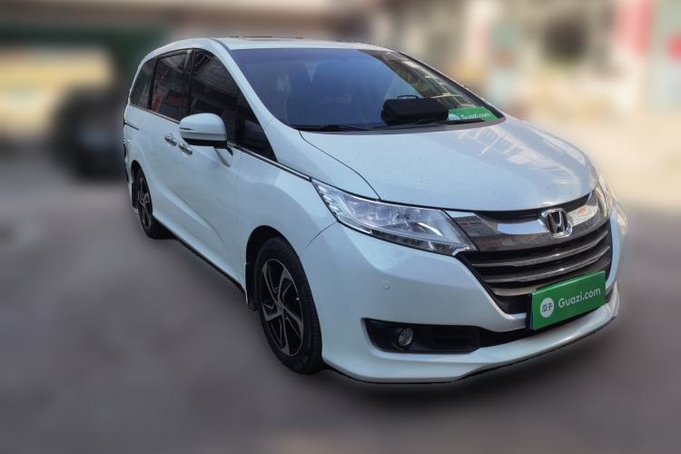 Used Honda Odyssey 2015 Updated Version 2.4L Smart Edition Front Right 45 Deg