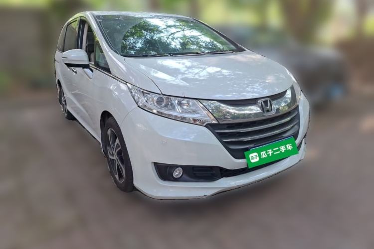 Used Honda Odyssey 2015 Revised 2.4L Luxury Edition Front Right 45 Deg