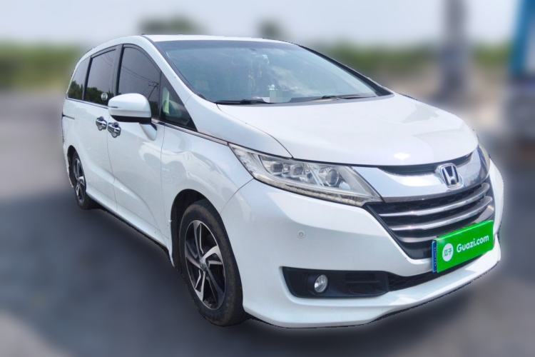 Used Honda Odyssey 2015 Updated Version 2.4L Smart Edition Front Right 45 Deg