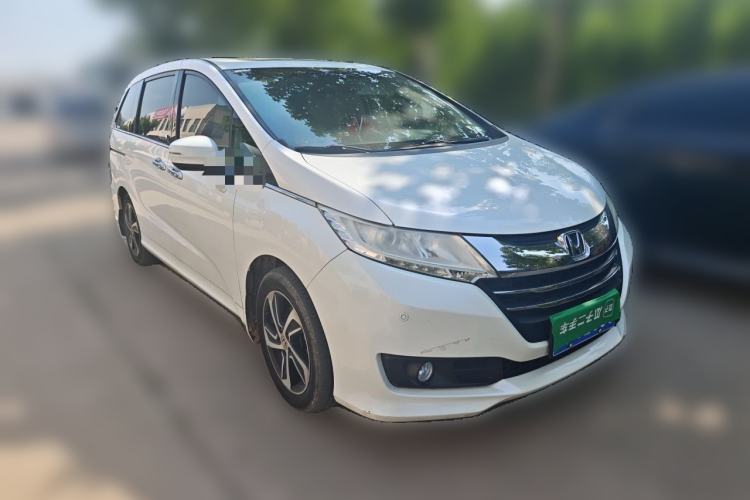 Used Honda Odyssey 2015 Revised 2.4L Luxury Edition Front Right 45 Deg