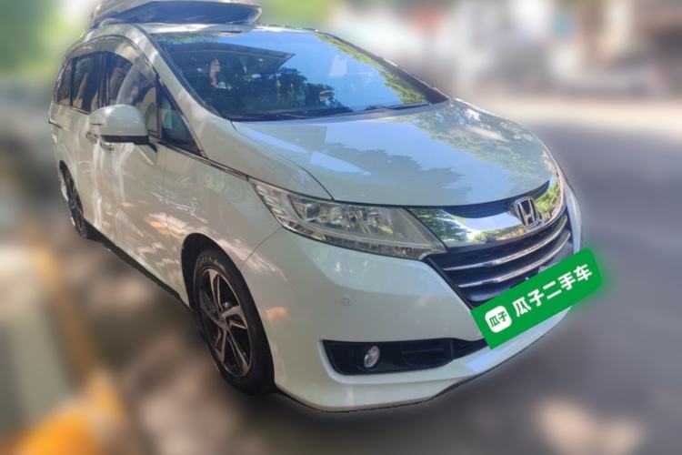 Used Honda Odyssey 2015 Updated Version 2.4L Smart Edition Front Right 45 Deg