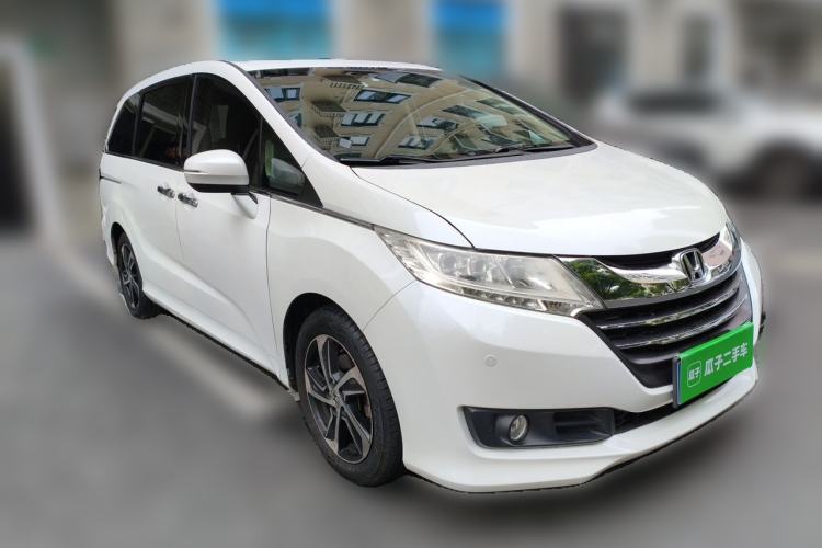 Used Honda Odyssey 2015 Updated Version 2.4L Smart Edition Front Right 45 Deg