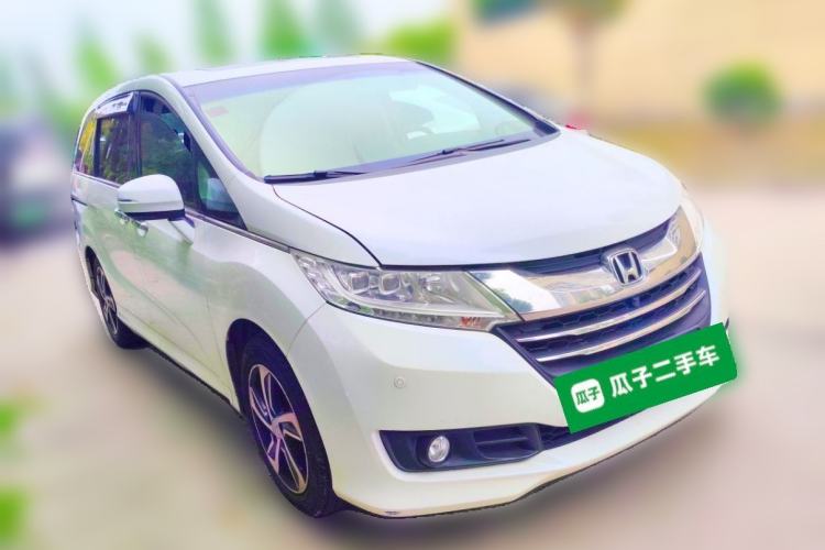 Used Honda Odyssey 2015 Revised Version 2.4L Supreme Edition Front Right 45 Deg