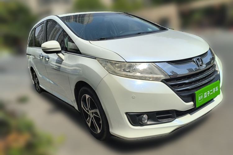 Used Honda Odyssey 2015 Updated Version 2.4L Smart Edition Front Right 45 Deg