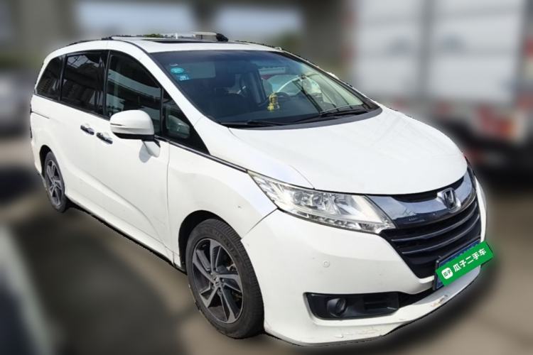 Used Honda Odyssey 2015 Updated Version 2.4L Smart Edition Front Right 45 Deg
