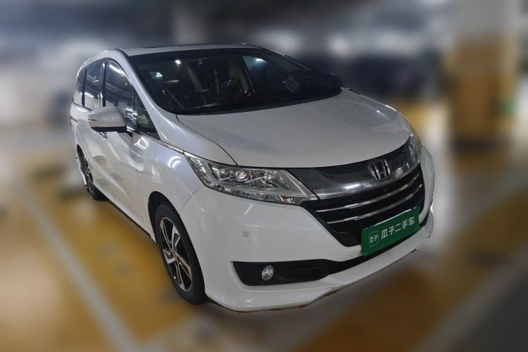 Used Honda Odyssey 2015 2.4L Supreme Edition Front Right 45 Deg