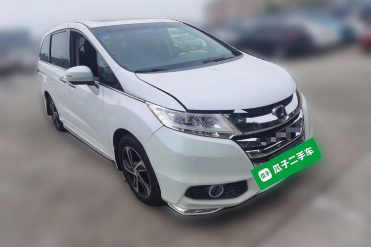 Used Honda Odyssey 2015 Updated 2.4L Smart Cool Version Front Right 45 Deg