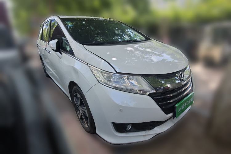 Used Honda Odyssey 2015 Updated Version 2.4L Smart Edition Front Right 45 Deg